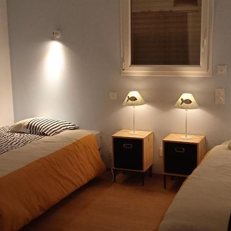 Maison De La Plage Des Amiets Cleder Bagian luar foto